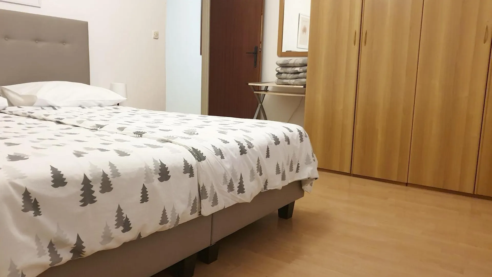 Apartments Tena With Private Parking Pula