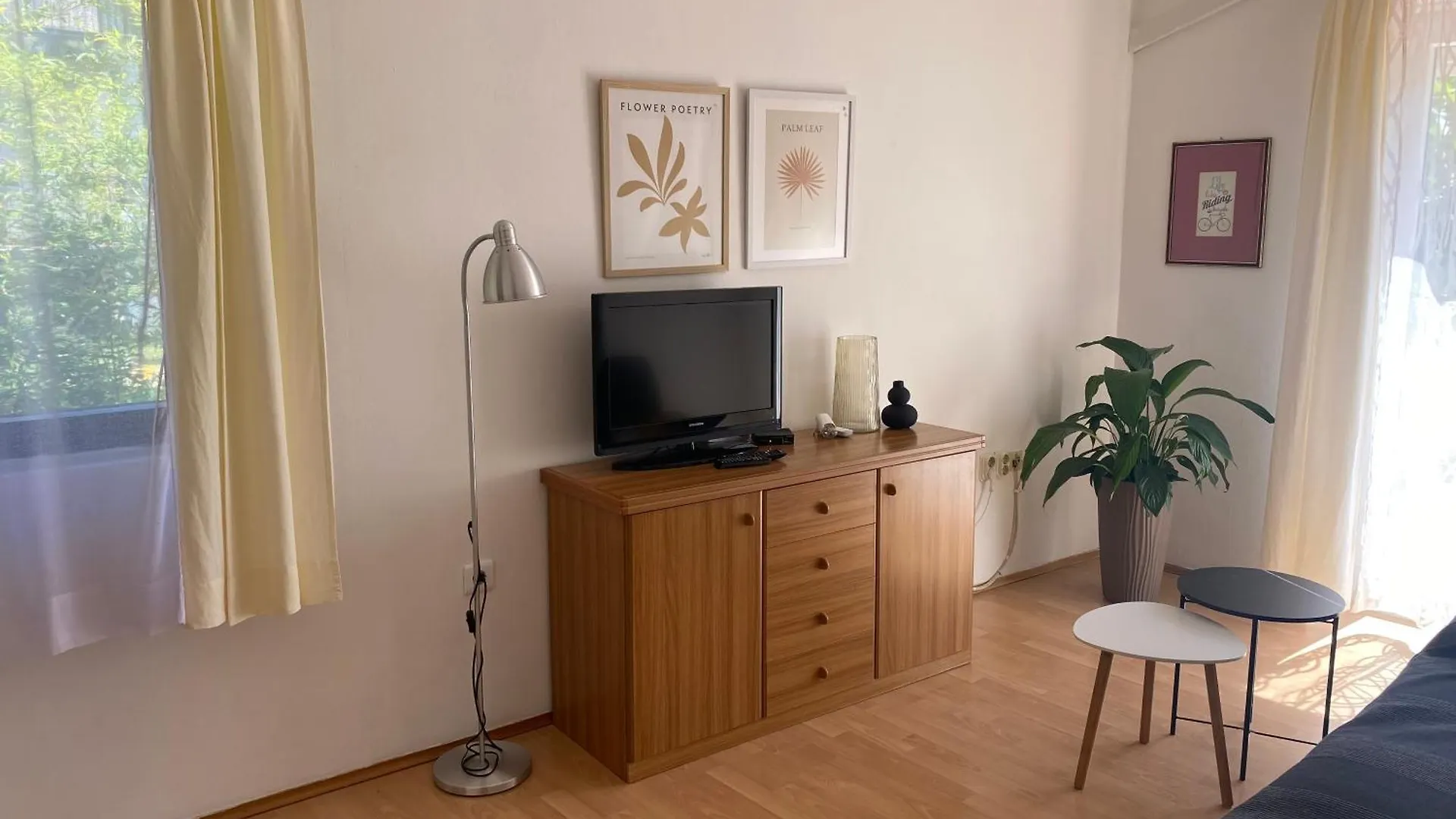 Apartments Tena With Private Parking Pula