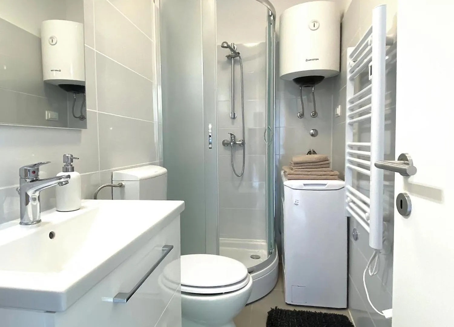 Apartments Tena With Private Parking Pula