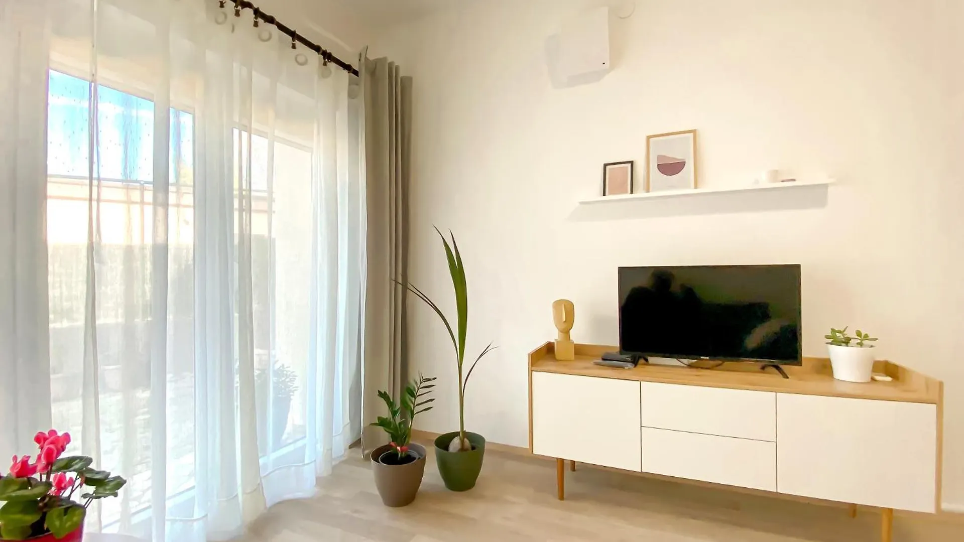 Apartments Tena With Private Parking Pula Croatia