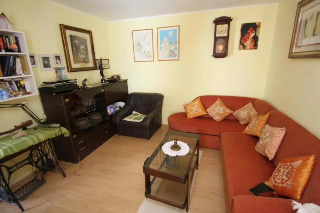 Apartments Tena With Private Parking Pula Croatia