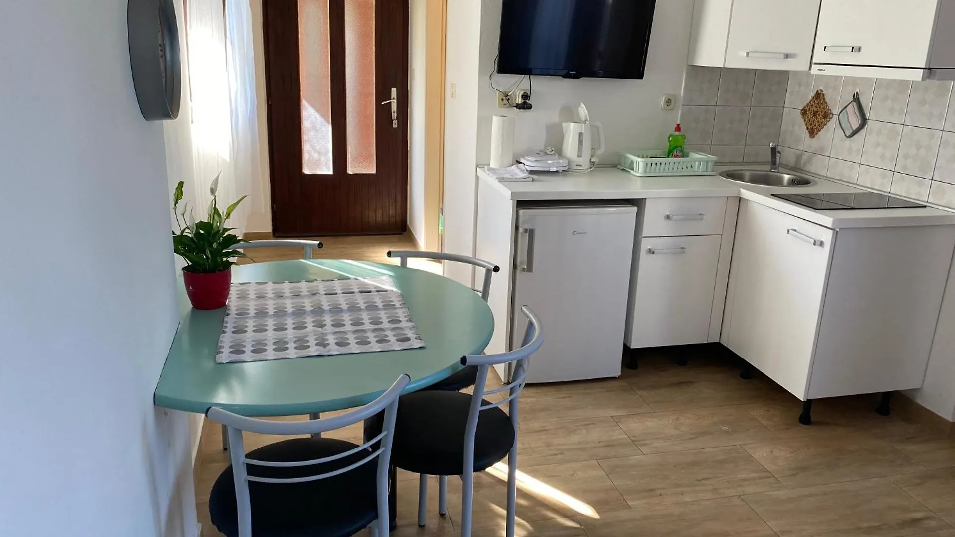 Apartments Tena With Private Parking Pula Croatia