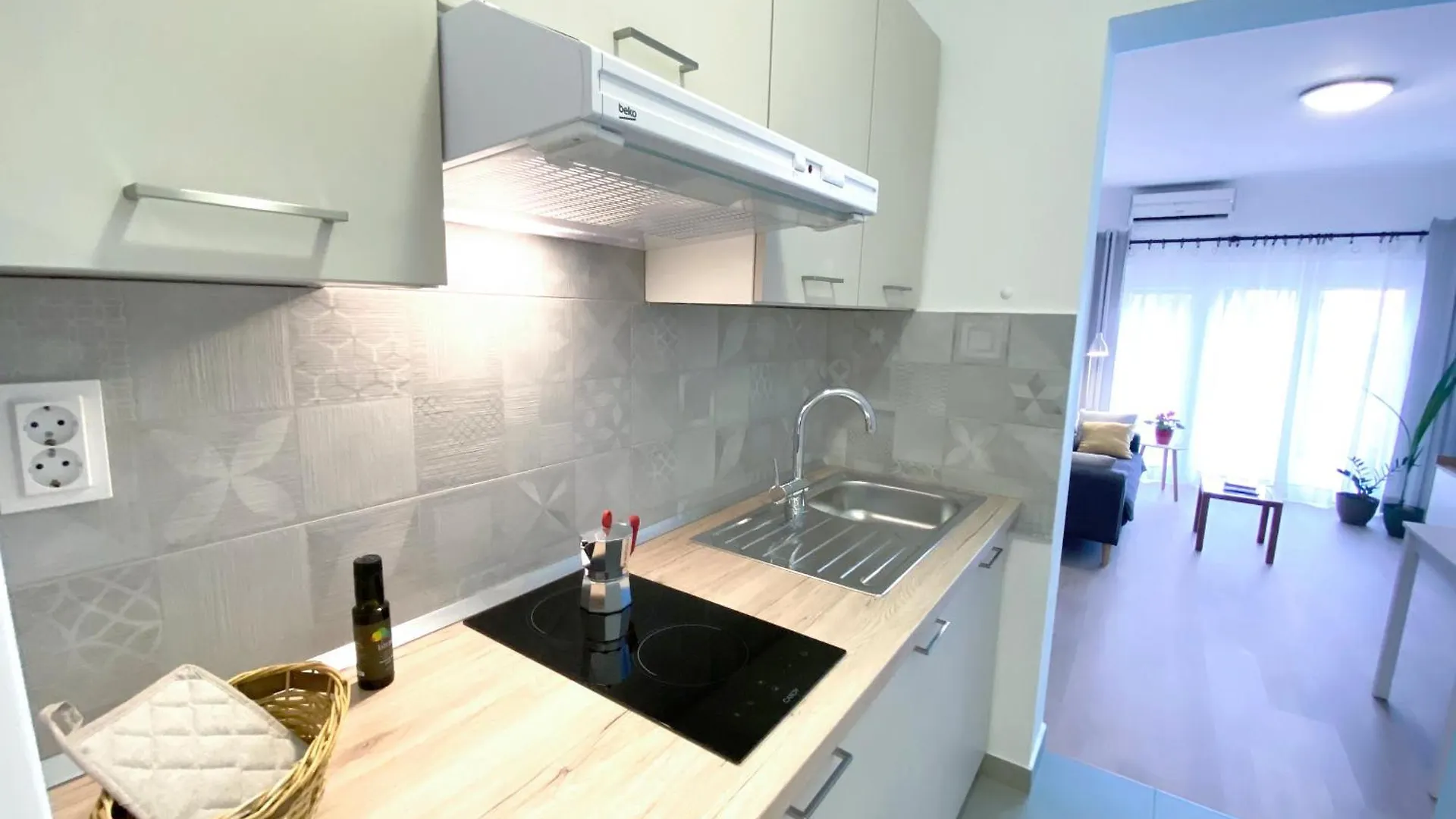 Apartments Tena With Private Parking Pula