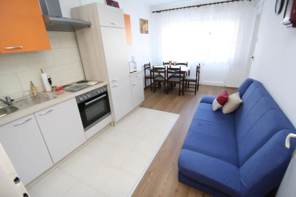 Apartments Tena With Private Parking Pula Croatia