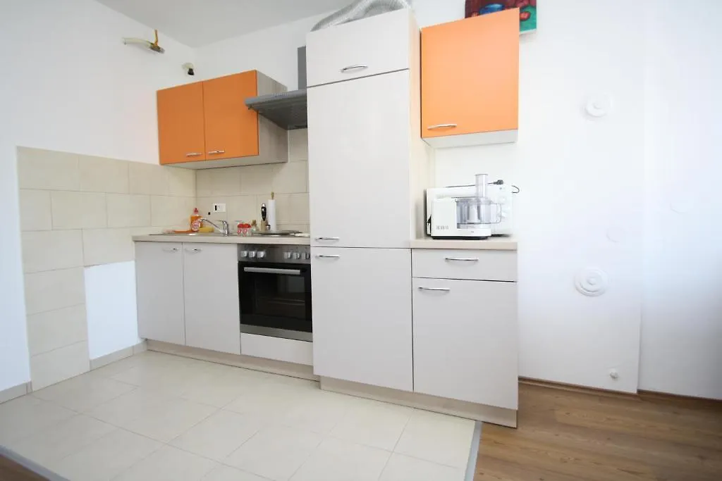 Apartments Tena With Private Parking Pula Croatia