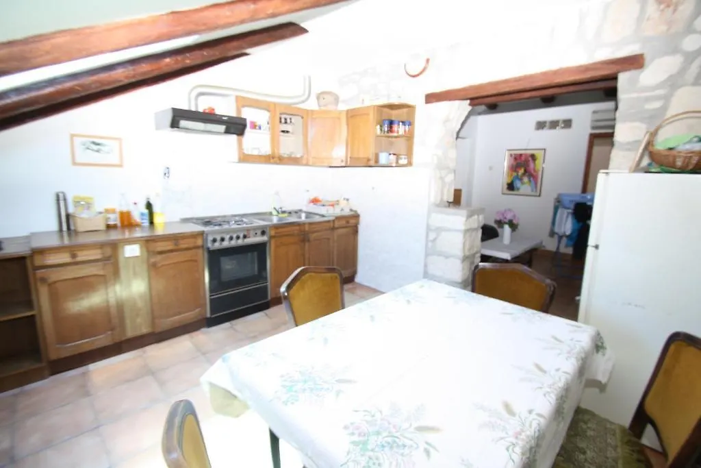 Apartments Tena With Private Parking Pula